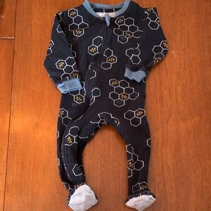 🍊5/$25 Zippy Jamz Cozy Black Hexagon Patterned Kids Footie size 6-9m